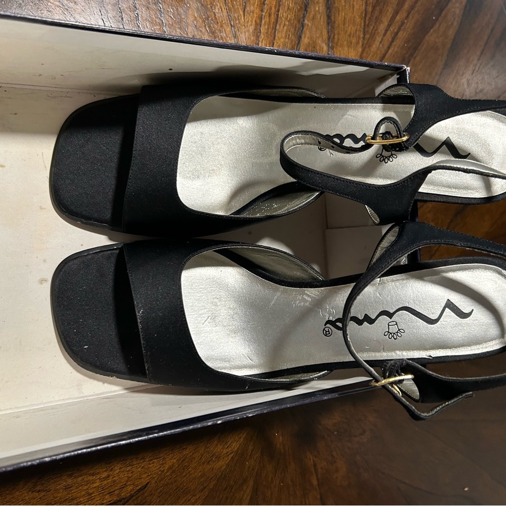 NINA Pumps